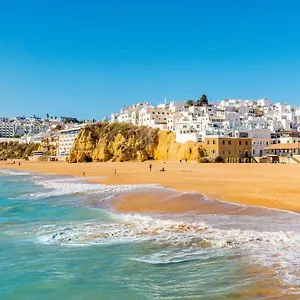 albufeira-terrace-with-pool-by-homing.hotelaalgarve.com/